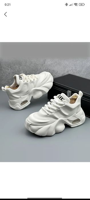 Erkaklar va ayollar uchun chiroyli kirasofka