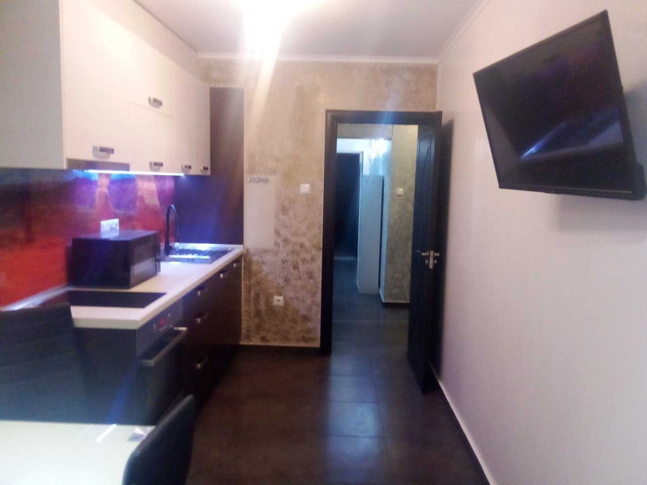 Дава се под наем Четиристаен апартамент в Бургас, Лазур - 120 кв.м за 700 € - Снимка #3