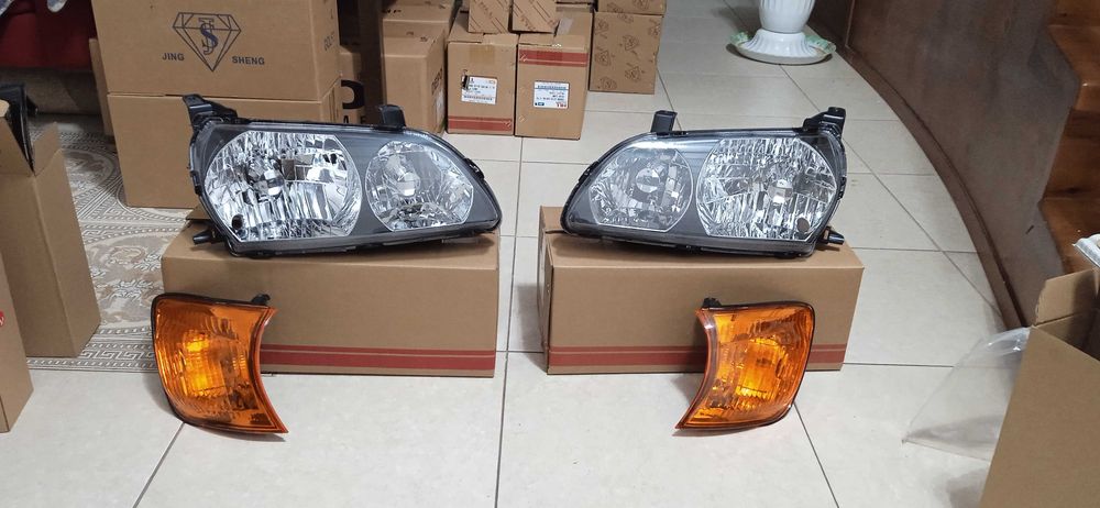 Фары хрустальные Тойота Ипсум Toyota Ipsum новый дубликат