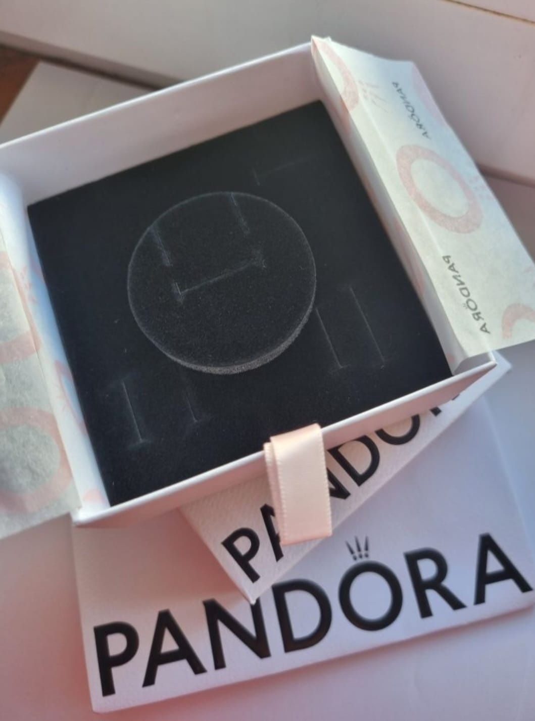 Cutie pentru bratara Pandora cadou