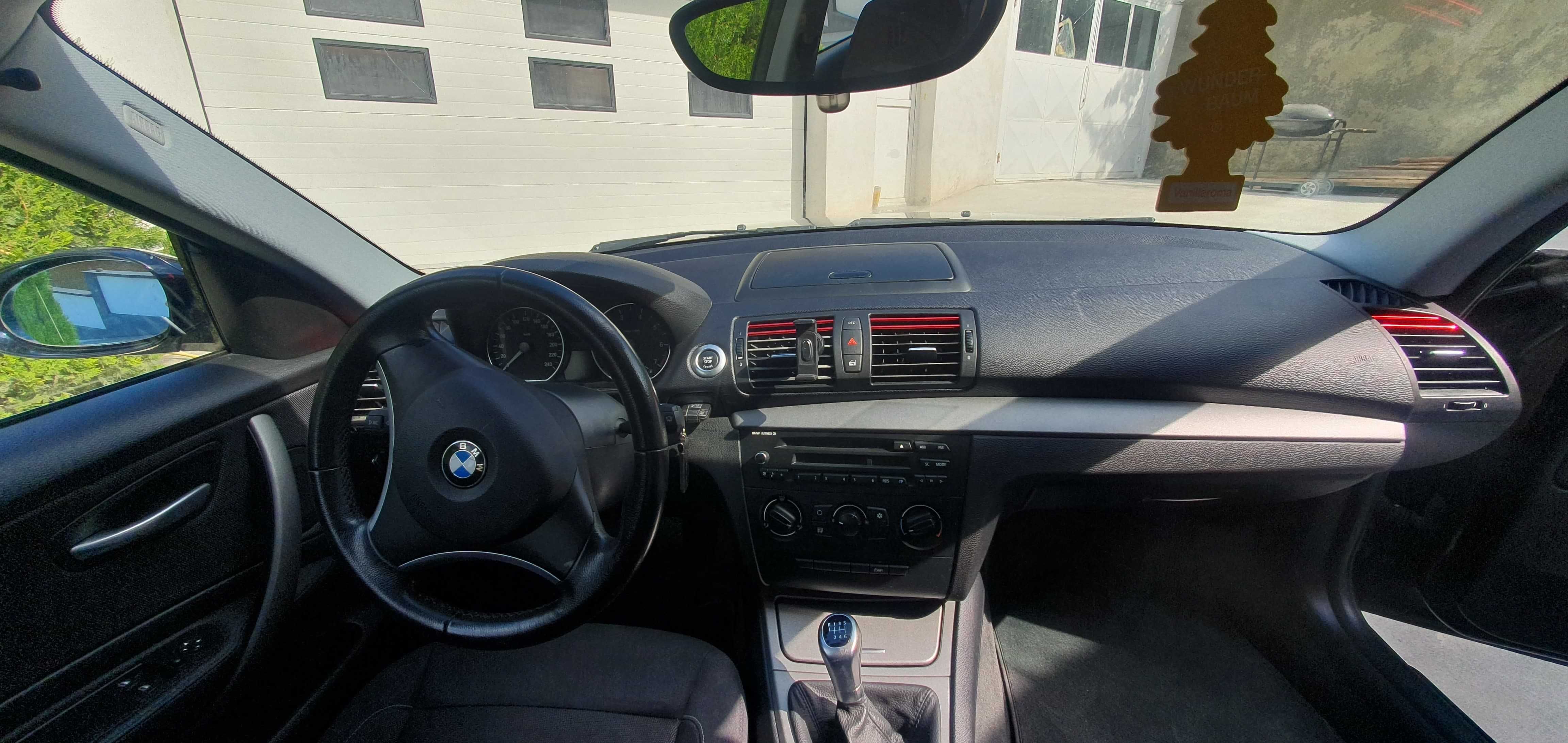 BMW seria 1   116i  2009