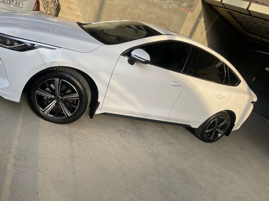 BYD chazor gibrid flash chip 2023 йил состоянияси идеал.