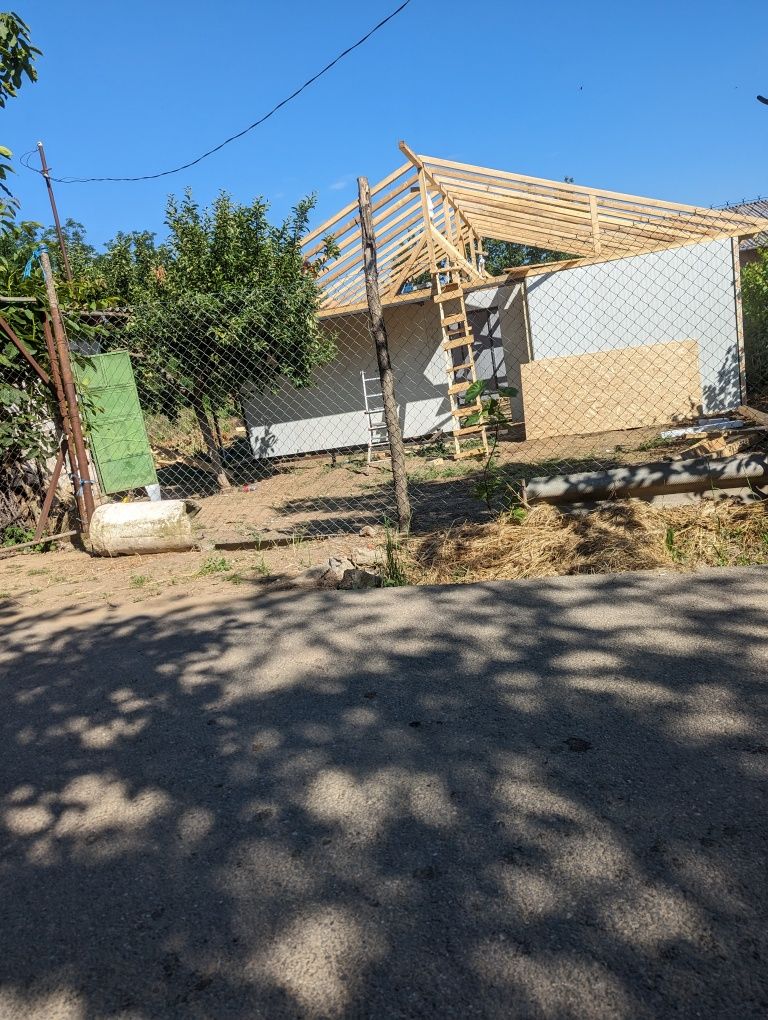 Casă pe structură metalică