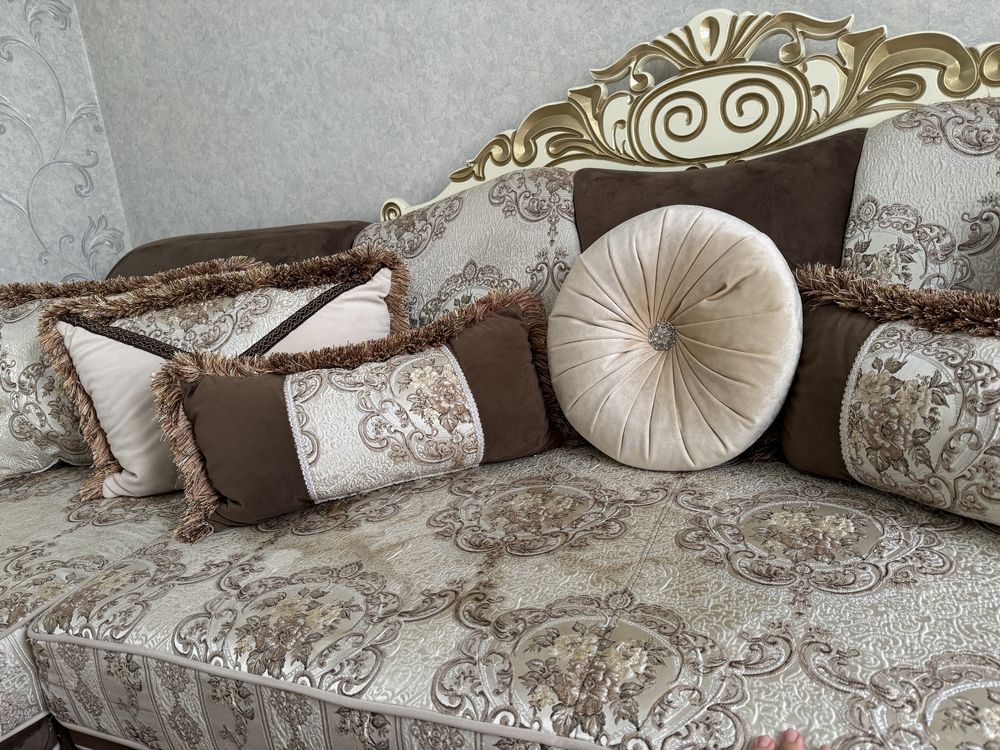 Диван сатылады. Шиеліі