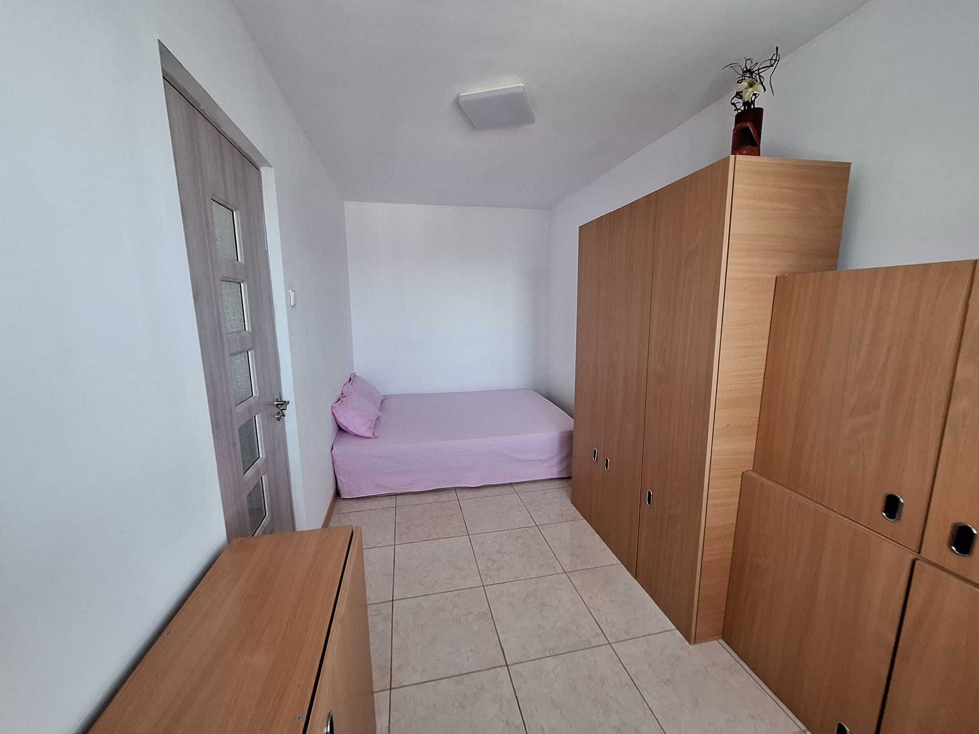 Apartament cu doua camere nedecomandate, în suprafață de 31 mp.