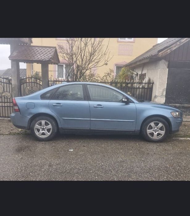 Vând volvo s40  ..