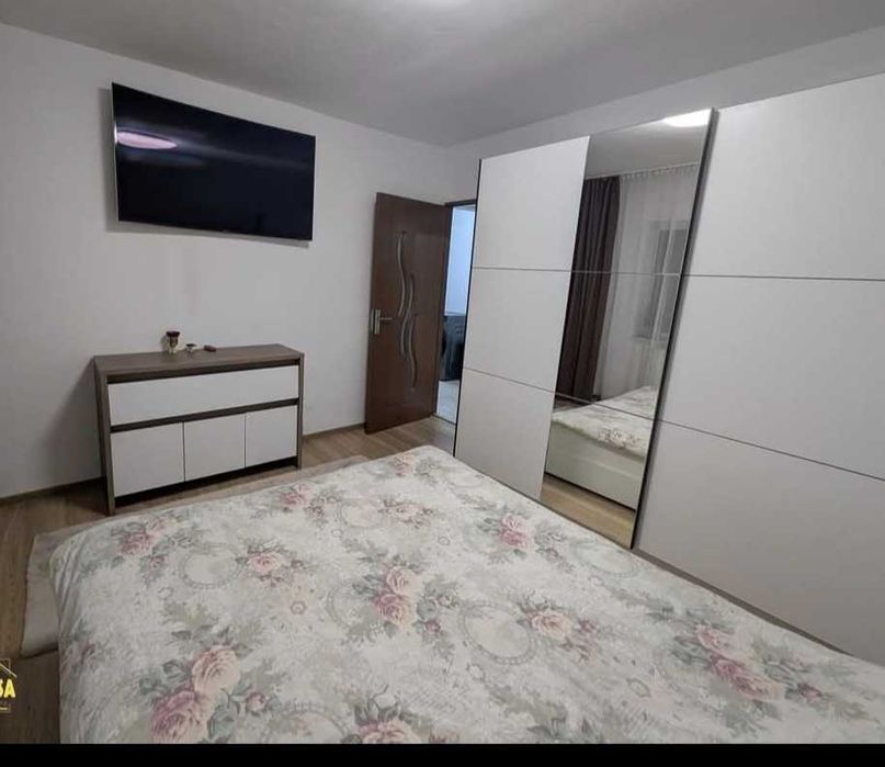 Vand apartament cu 3 camere mobilat carpati 2 et. 2