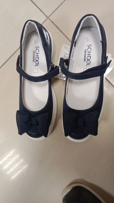 Продам школьную обувь для девочки