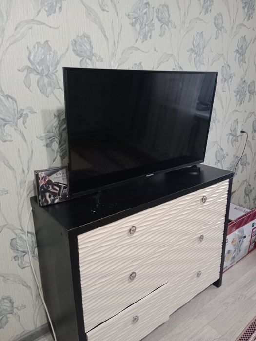 Продам ТВ,кавер, диван, штор