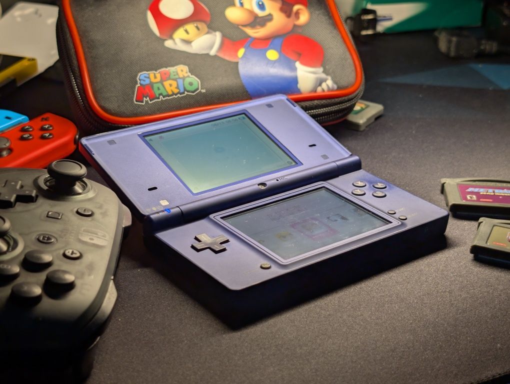 Nintendo DSI в отличном состоянии