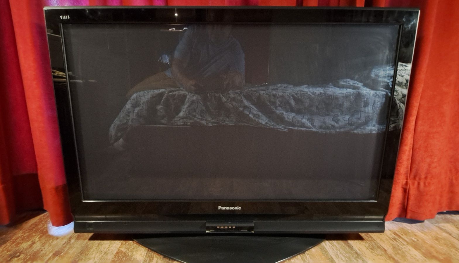 Телевизор Panansonic 42"