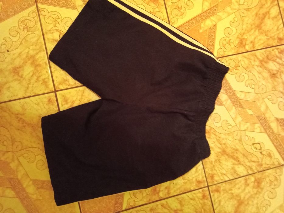 Pantaloni scurti marca Adidas