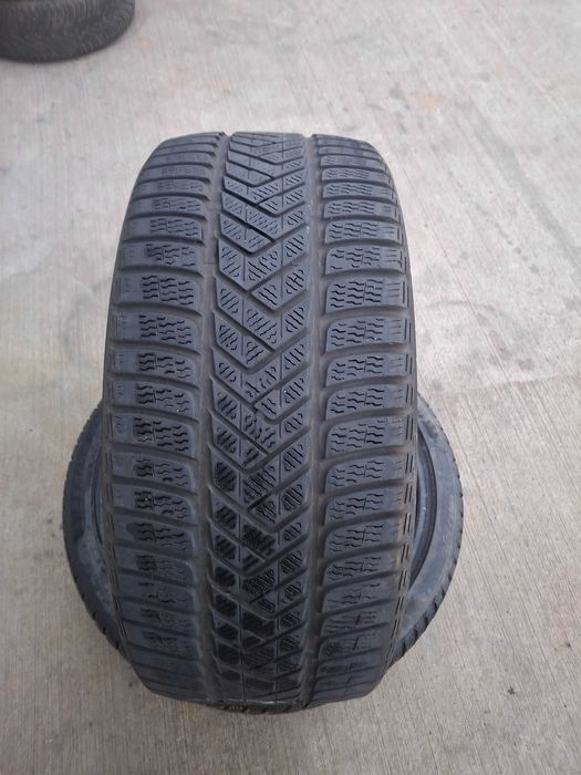 2бр. зимни гуми 265/35/21 Pirelli