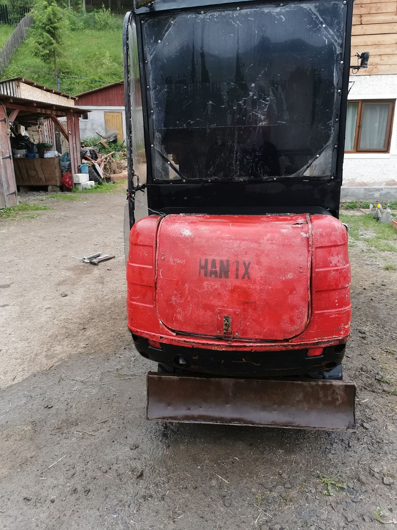 Vând sau schimb Miniexcavator hanix T 15