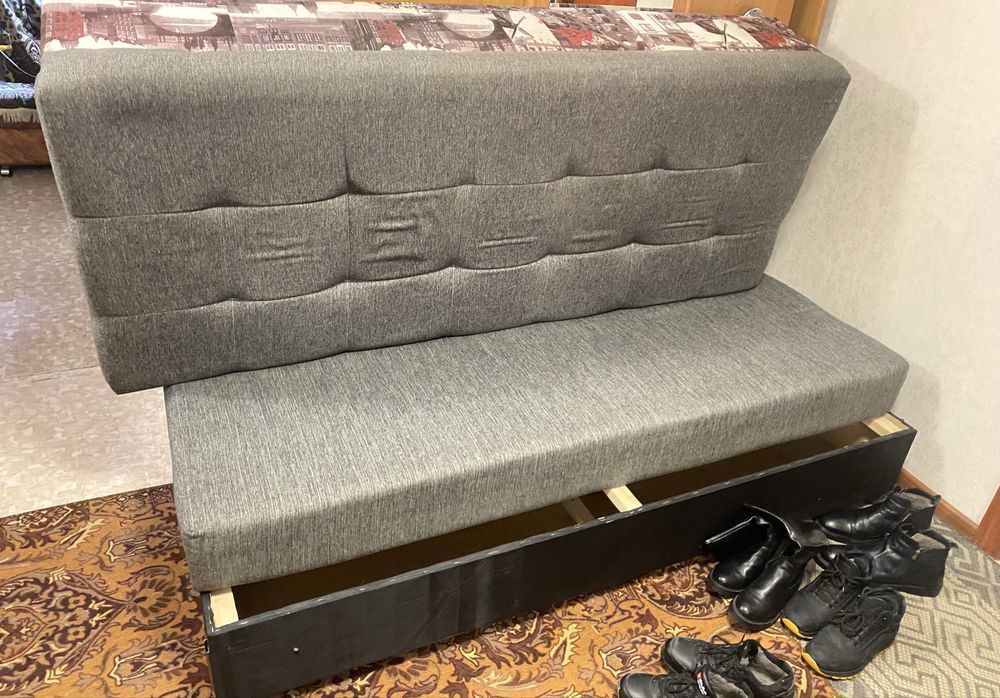 Продам диван в хорошем состоянии