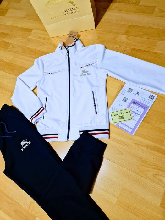 Trening Burbbery,new collection,logo brodat,saculet inclus, etichetă