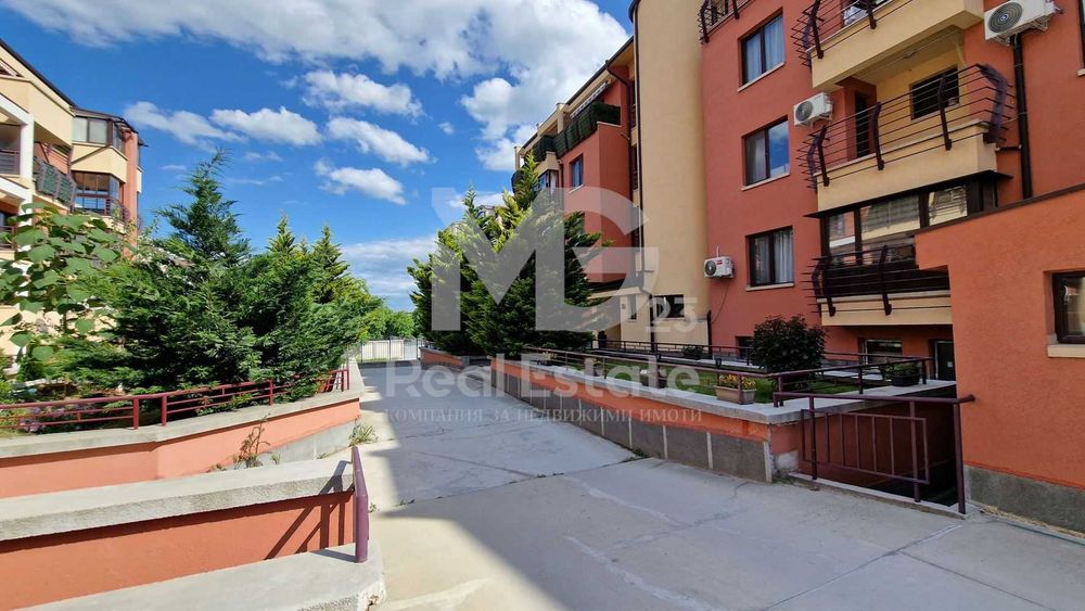 Продава се Двустаен апартамент в Пловдив, Остромила - 84 кв.м за 1310 €/кв.м - Снимка #13