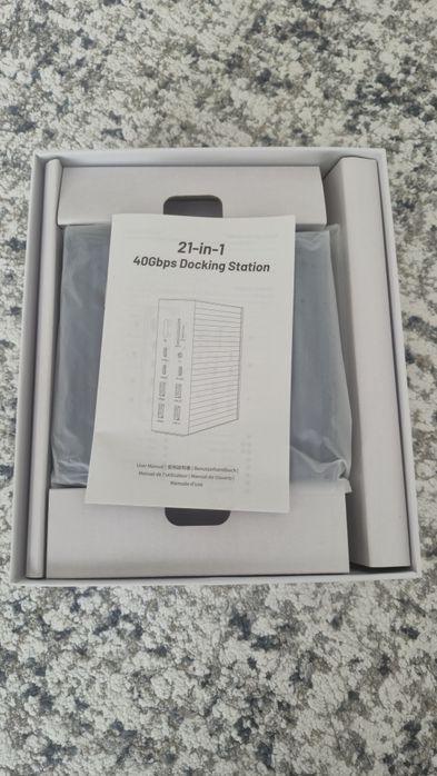 Thunderbolt / USB4 docking station - HDMI, 2.5GbE USB 3.2 Gen2