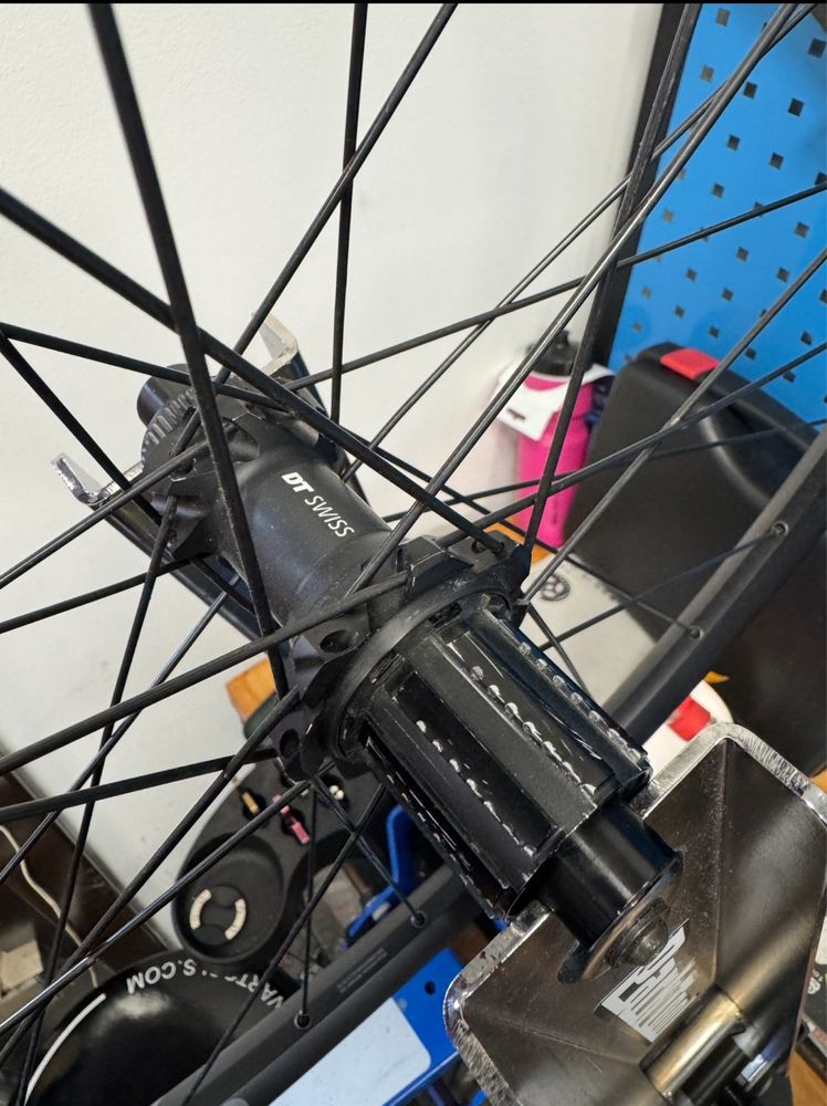 Roata Spate DTSwiss X1900, Janta si spitele sunt noi noute, nefolosite