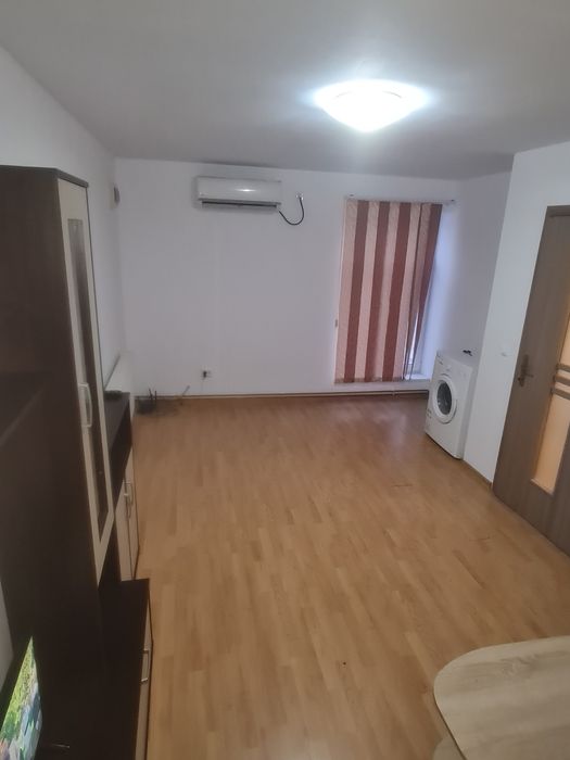 Inchiriez apartament cu o camera
