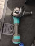 Polizor unghiular flex pe acumulator makita