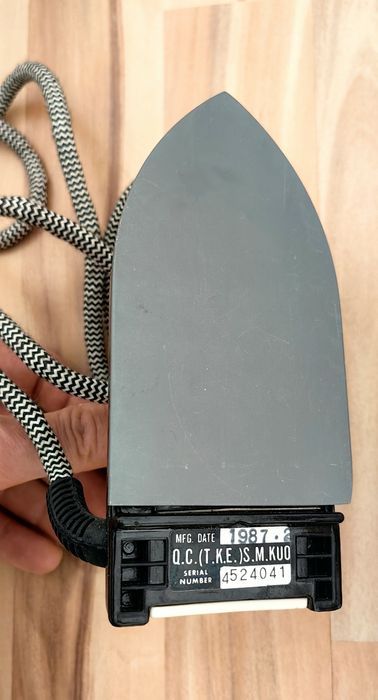 Mini fier de călcat de voiaj MTM retro vintage anii 80