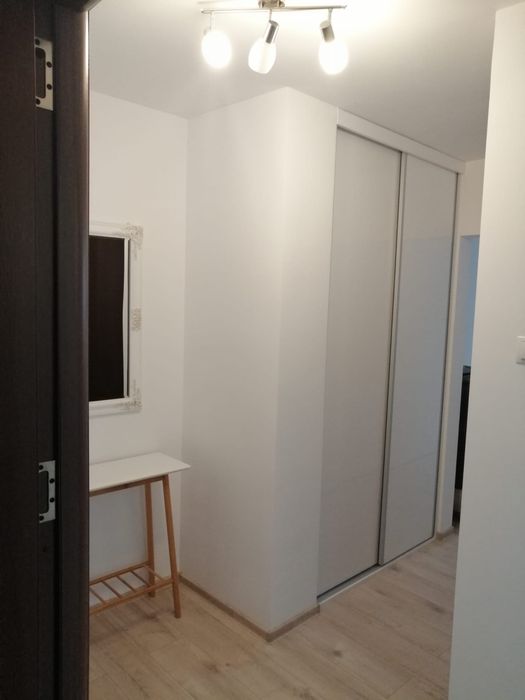 Inchiriez apartament