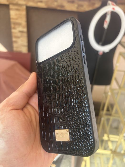 Husa iphone 17 pro max d&g