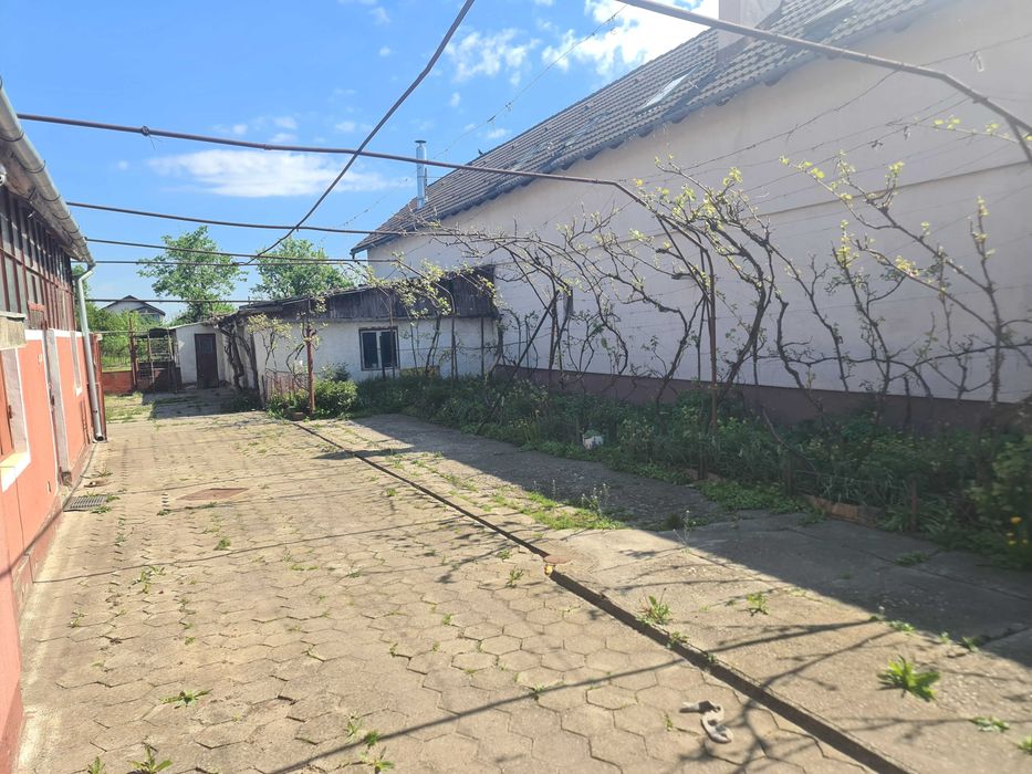 Casă regim Dp+P teren generos 1152 mp  Codlea, DN1, 2 garaje, grădină