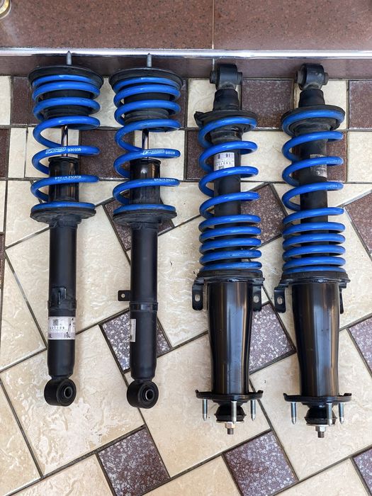 Lexus Амортизатор