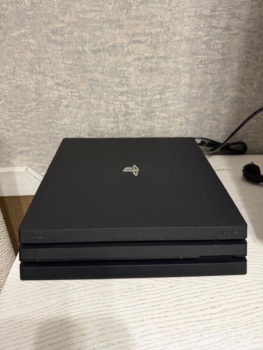 Play Station 4 pro, 1 tb