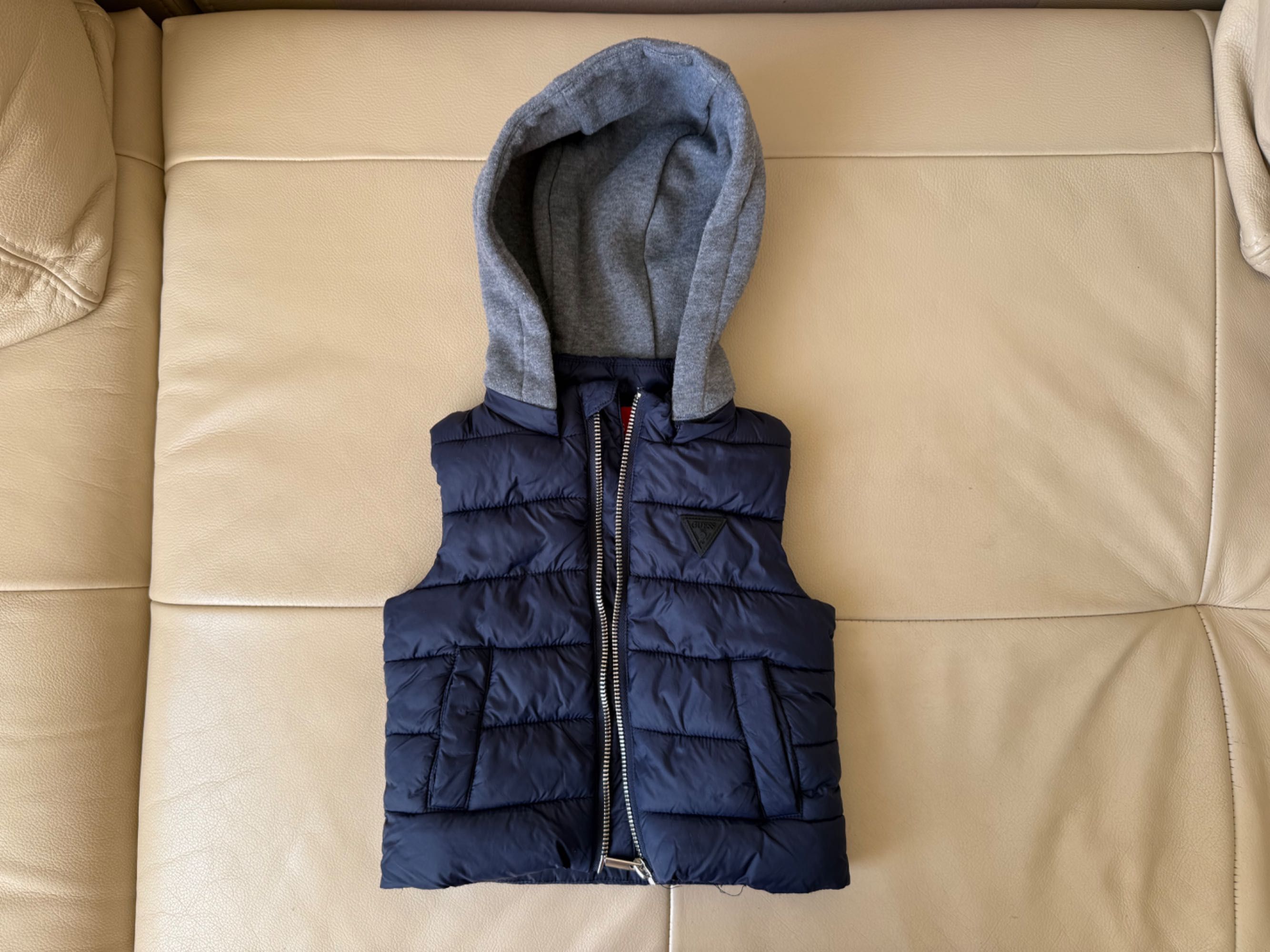 Бебешки дрешки Guess (6-9м)