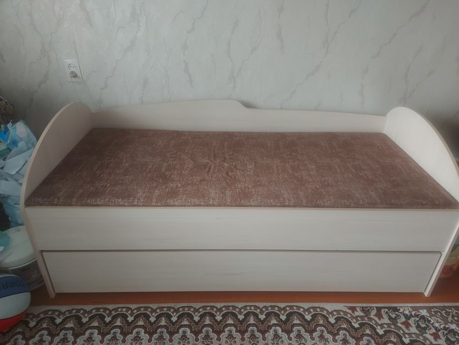 Двухъярусная кровать