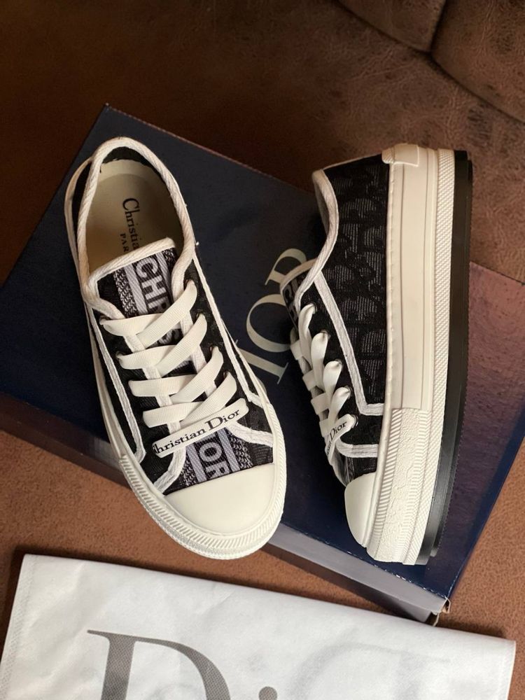 Adidasi Dior noi !!! Marimi 36/40 !!!