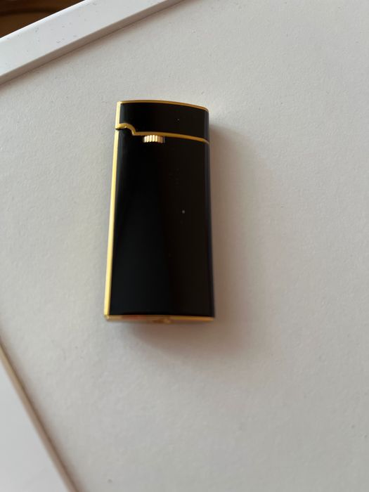 Продава се запалка марка WINDMILL