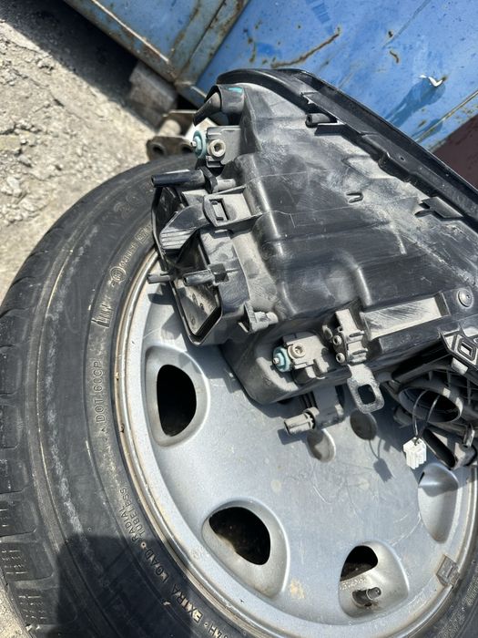 VW Touareg 2014 ляв фар Би-Ксенон Оригинален !