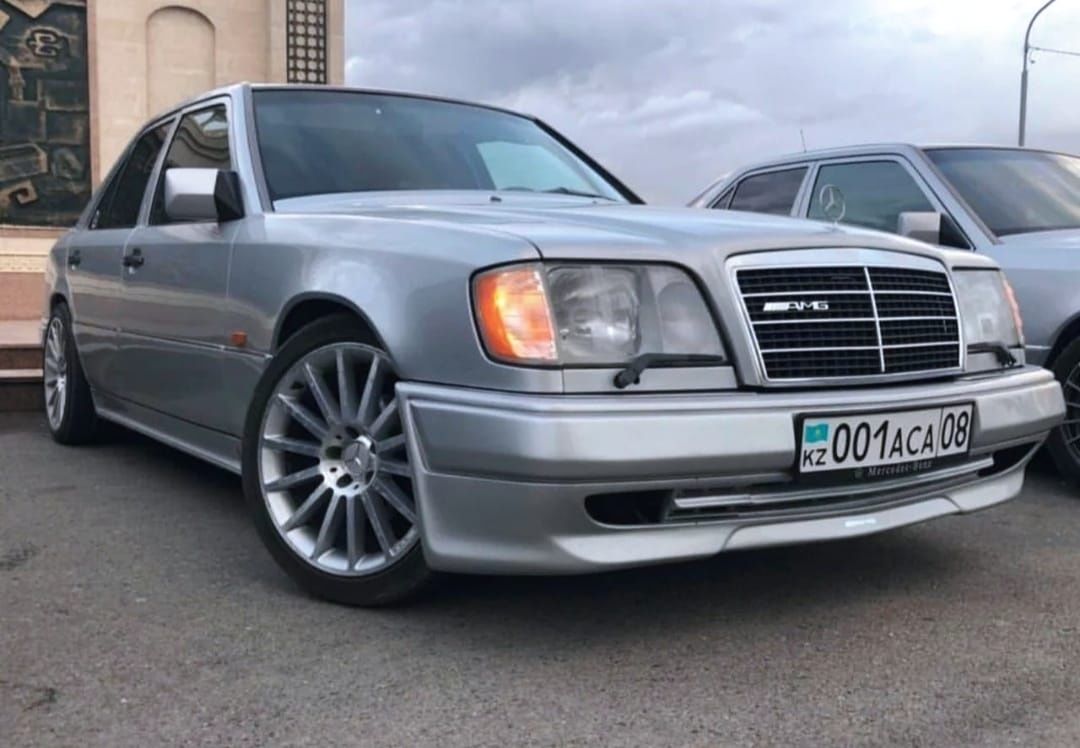 Мерс w124 !  Бамперы, пороги, туманники, фары,  крыло под волчок !