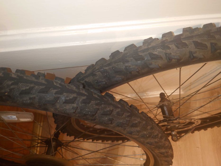 Roti bicicleta 26*1.95 cu disc de frana si pinioane