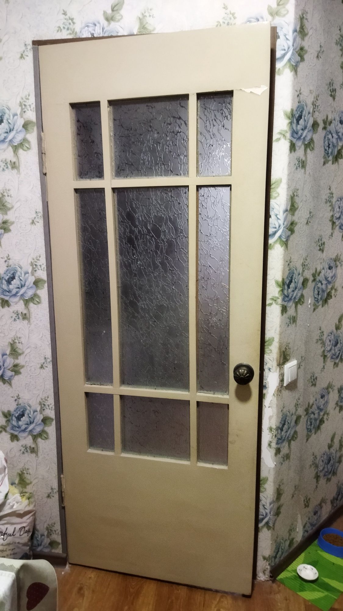 Продам 1 пару дверей без коробки