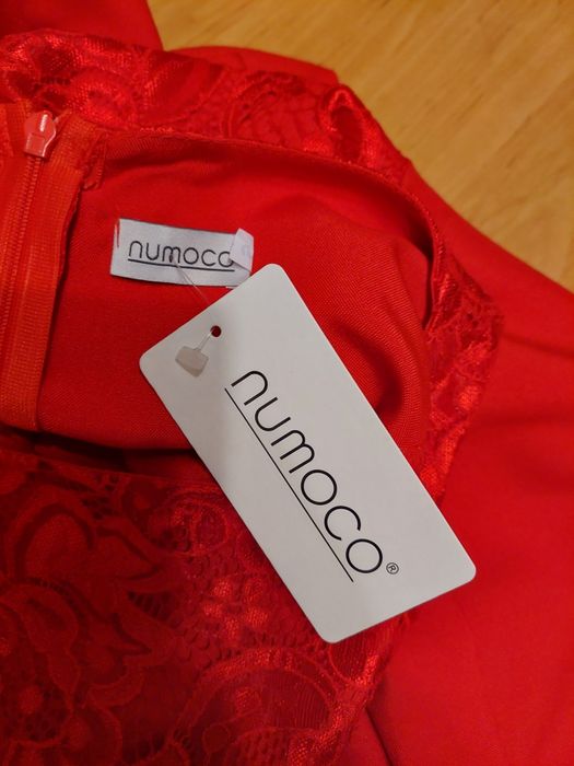 Официална рокля червена