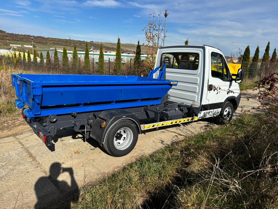 Vând Iveco Abrollkipper basculabil 2010