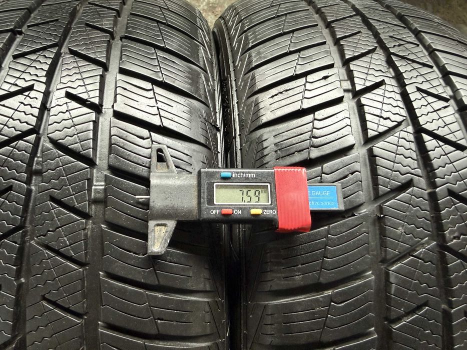 2x Anvelope iarna 215/55 R17 - Barum Polaris 5 XL