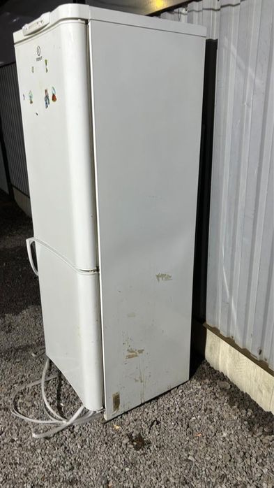 Холодильник Индезит мощенники не бесп