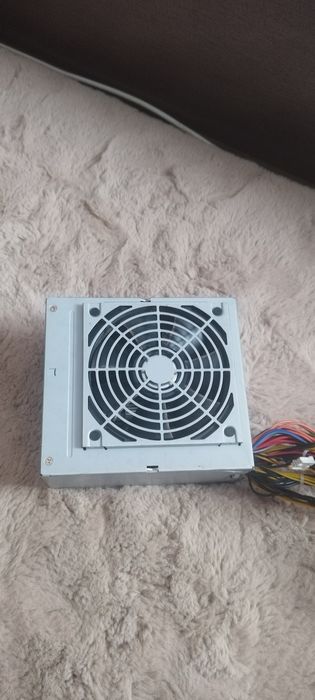Vand Sursa Pc 650w !