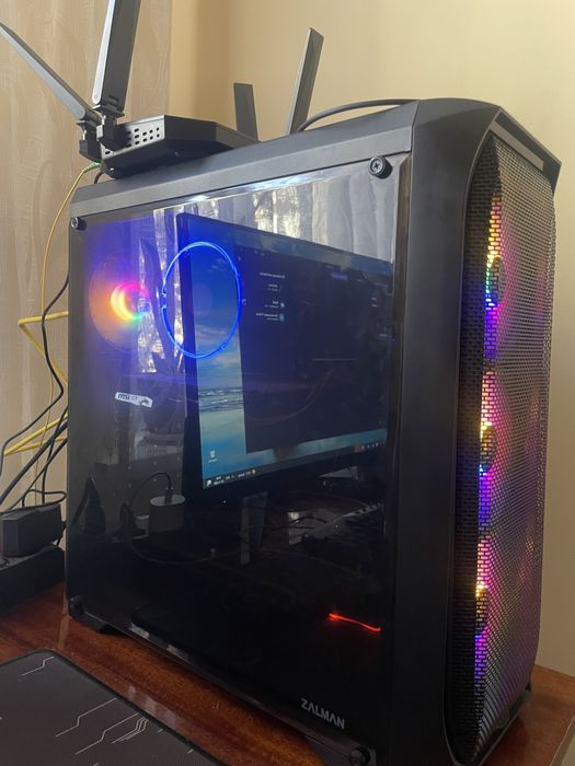 Продается кейс с монтором MSI