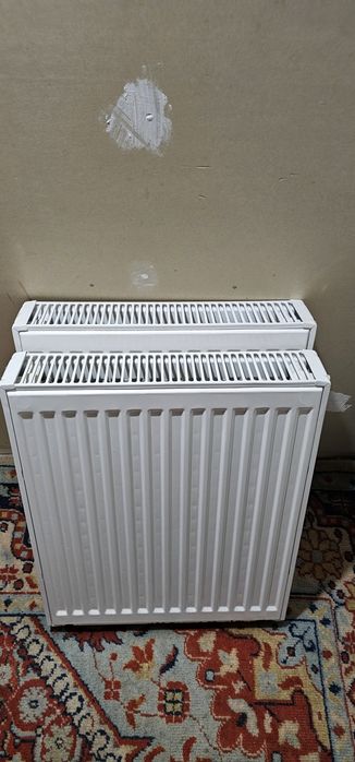 Vând calorifer din otel