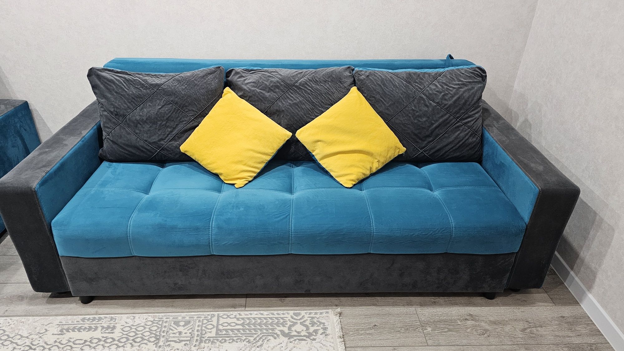 Продам диван в отличном состоянии.