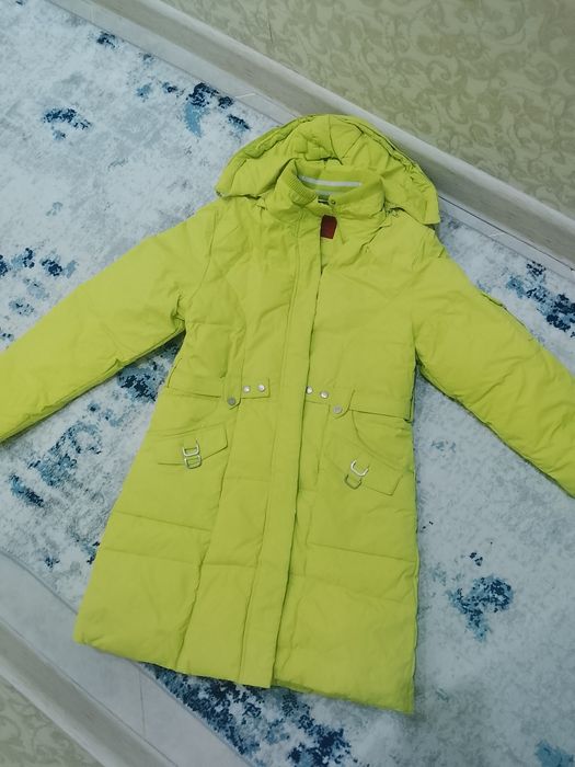 Продам куртку зимную. Для девочек 9, 10,11,12 лет.