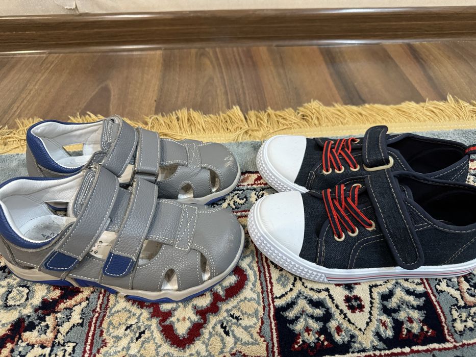 Продам детскую обувь