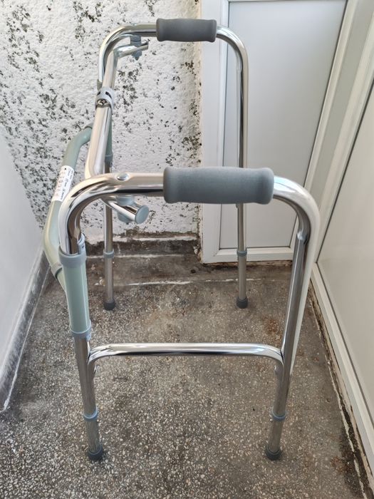 Cadru de mers pliabil solid